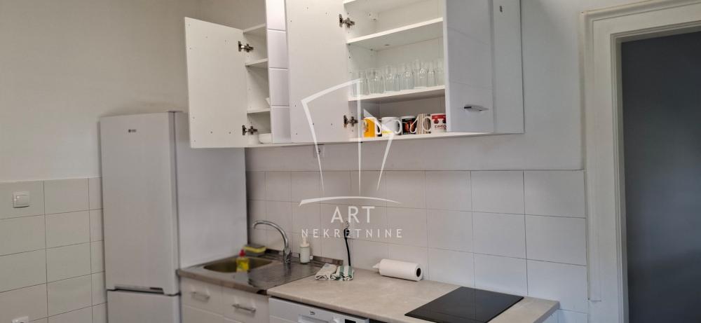 Slika 7 - Bulevar Despota Stefana,  Lokal za izdavanje, 135m2, 1.100€