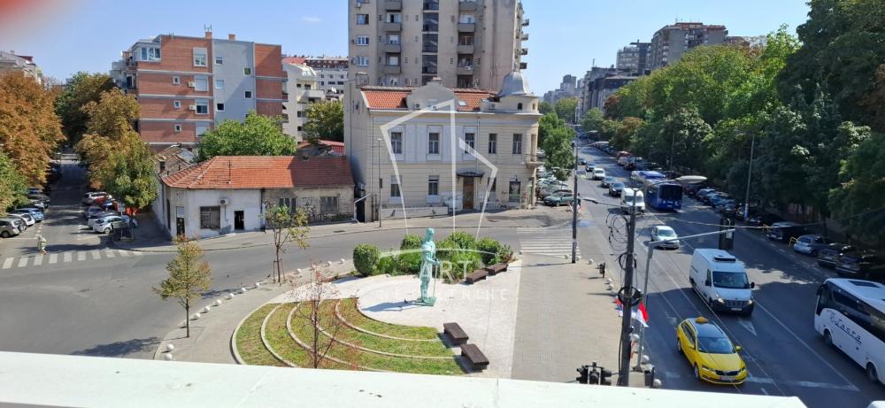 Slika 11 - Bulevar Despota Stefana,  Lokal za izdavanje, 135m2, 1.100€