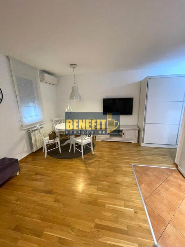 Glavna slika -Dvosoban stan za izdavanje, 47m2, 550€