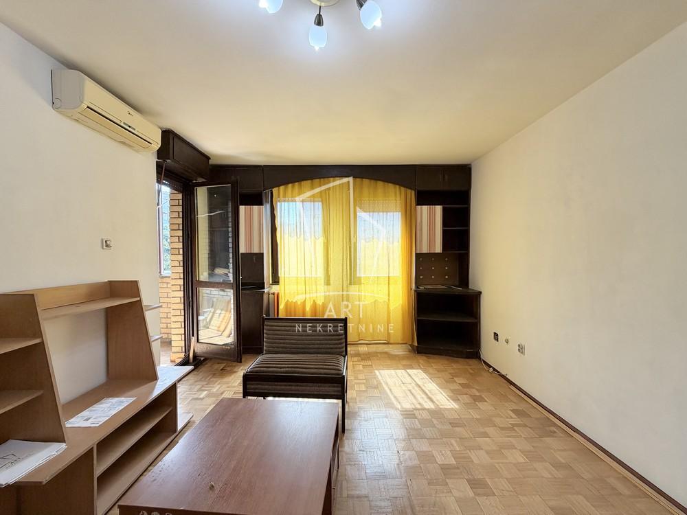 Slika 1 - Borska, Dvoiposoban stan na prodaju, 57m2, 182.000€