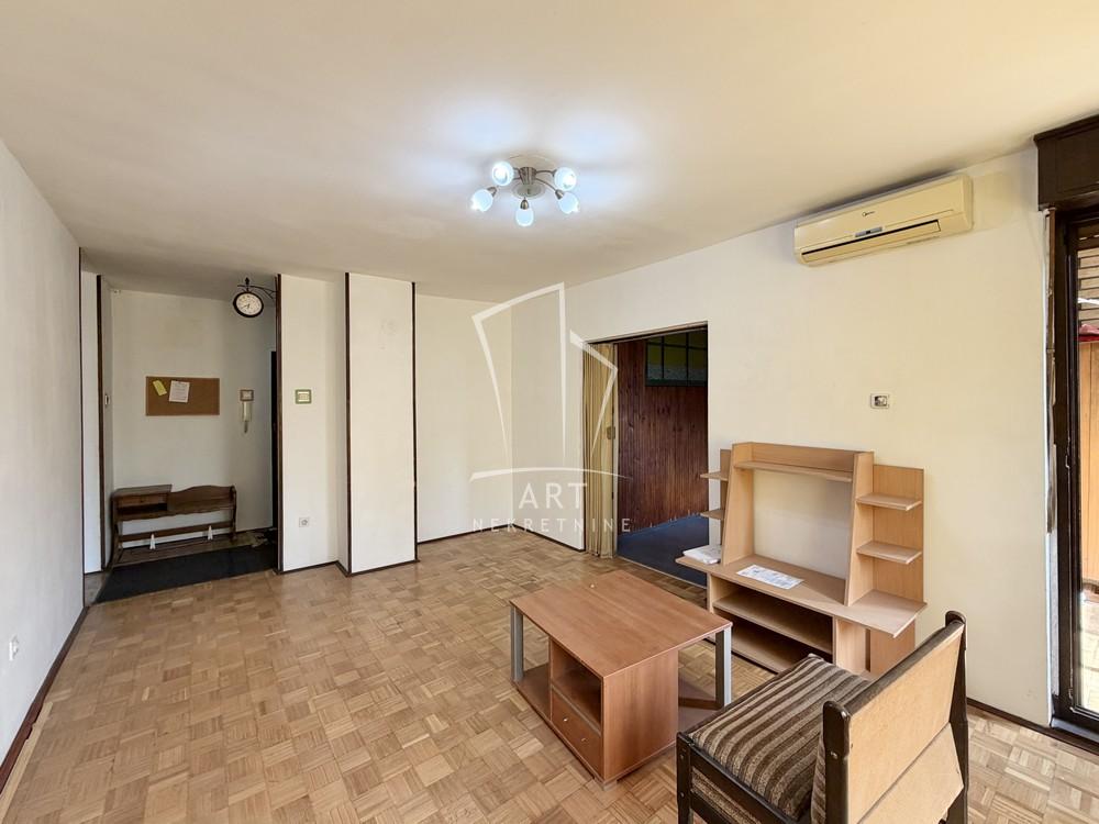 Slika 2 - Borska, Dvoiposoban stan na prodaju, 57m2, 182.000€