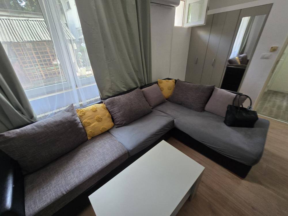 Slika 1 - Hektorovićeva, Trosoban stan za izdavanje, 70m2, 800€