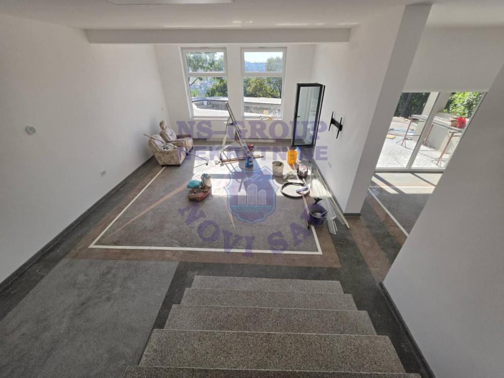 Slika 1 -  Kuća na prodaju, 550m2, 933.590€