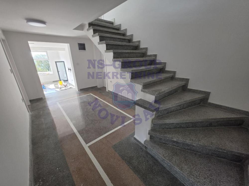 Slika 2 -  Kuća na prodaju, 550m2, 933.590€