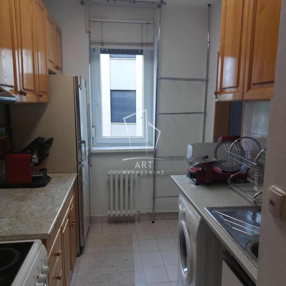 Slika 10 - Vojvode Brane, Dvoiposoban stan za izdavanje, 60m2, 700€