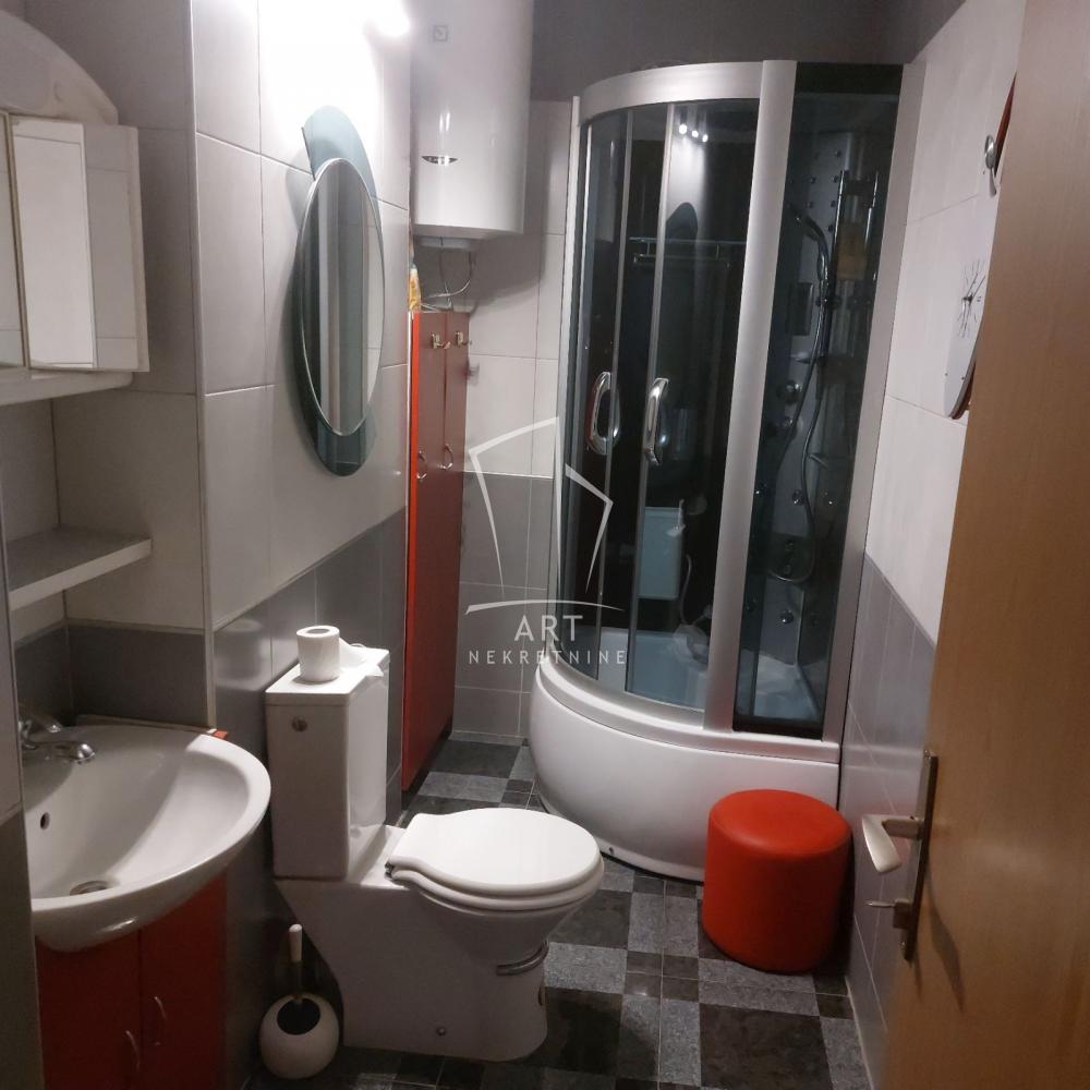 Slika 11 - Vojvode Brane, Dvoiposoban stan za izdavanje, 60m2, 700€