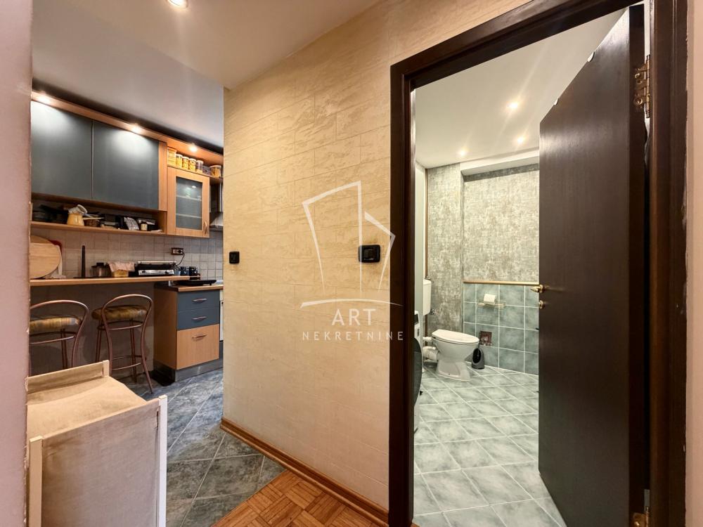 Slika 11 - Vojvode Stepe, Petosoban stan na prodaju, 141m2, 455.000€