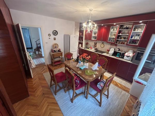 Slika 4 - Krajiskih brigada,  Kuća na prodaju, 240m2, 200.000€