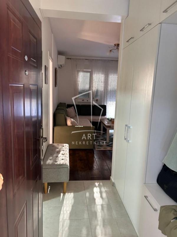 Slika 2 - JNA, Jednoiposoban stan za izdavanje, 34m2, 400€