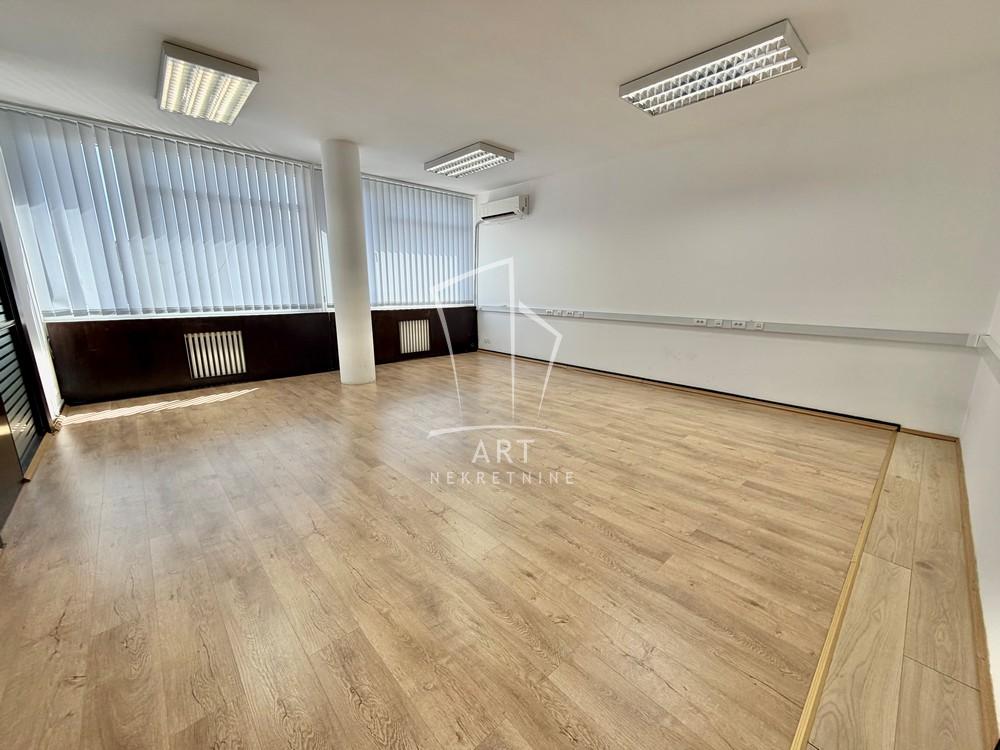 Slika 1 - Kneza Miloša,  Lokal za izdavanje, 74m2, 740€
