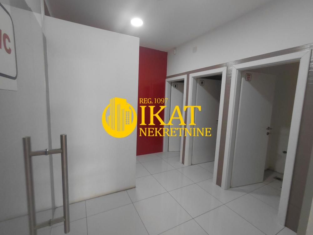 Slika 6 - Knez Mihailova,  Lokal na prodaju, 180m2, 1.200.000€