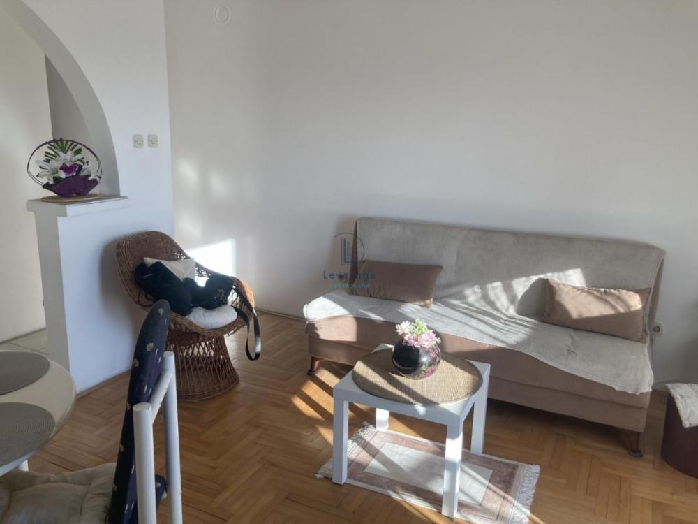 Slika 1 - Arčibalda Rajsa, Jednoiposoban stan za izdavanje, 42m2, 300€