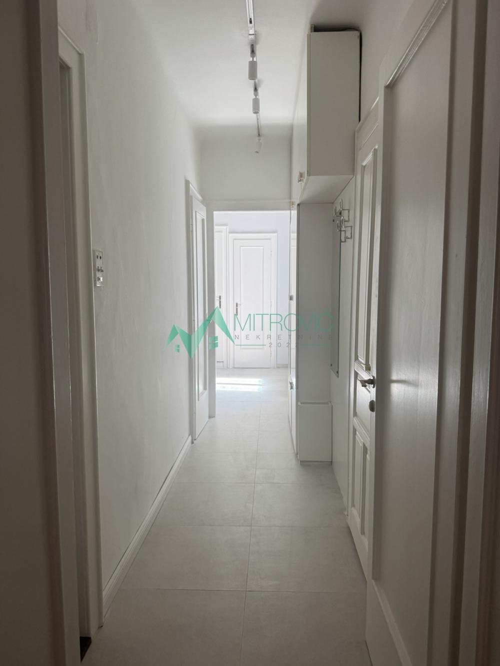 Slika 2 - Trosoban stan za izdavanje, 94m2, 900€