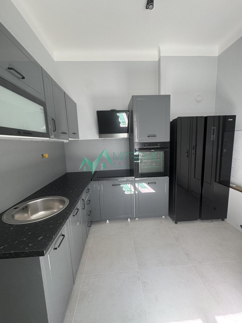 Slika 1 - Trosoban stan za izdavanje, 94m2, 900€