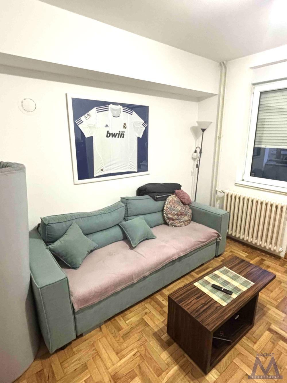 Glavna slika -Jednoiposoban stan za izdavanje, 350€
