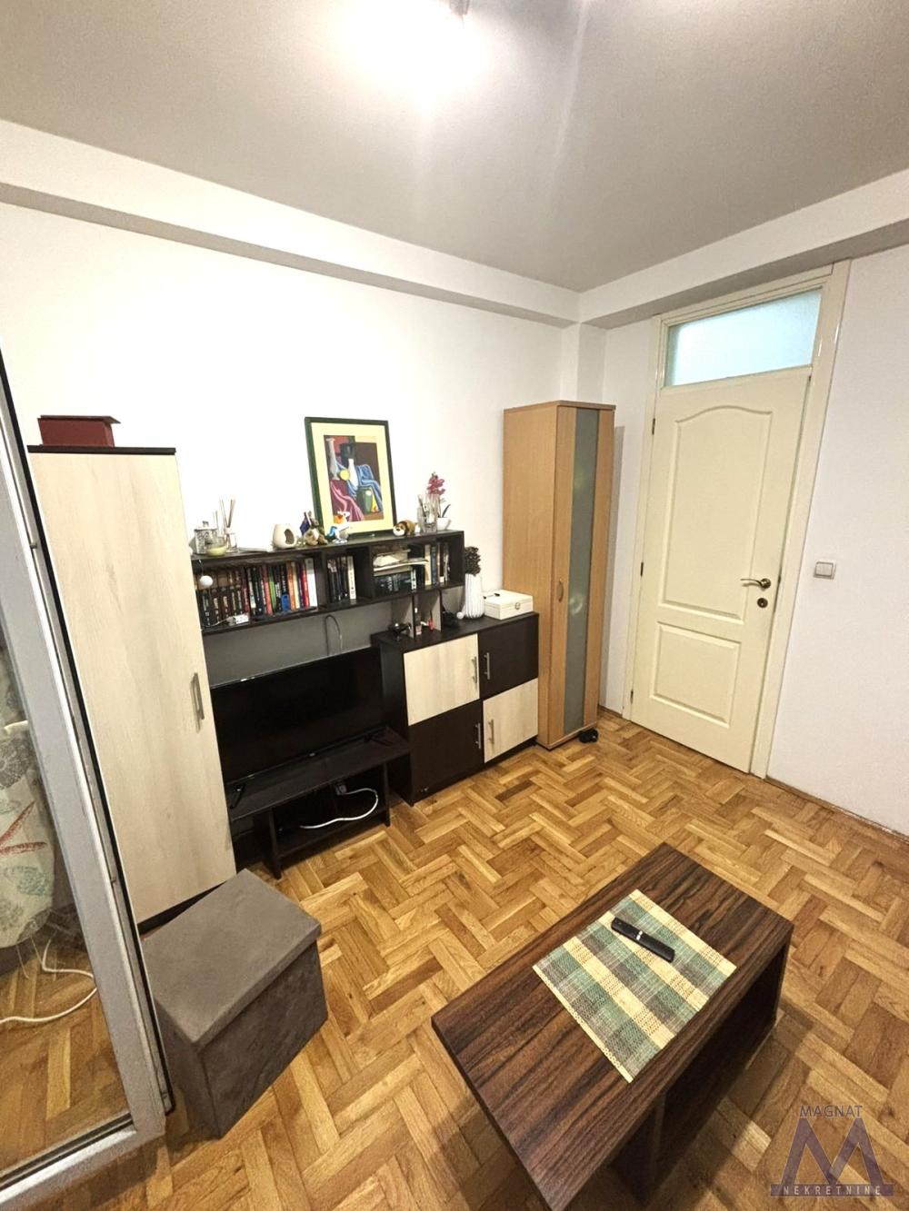Slika 1 - Jednoiposoban stan za izdavanje, 350€