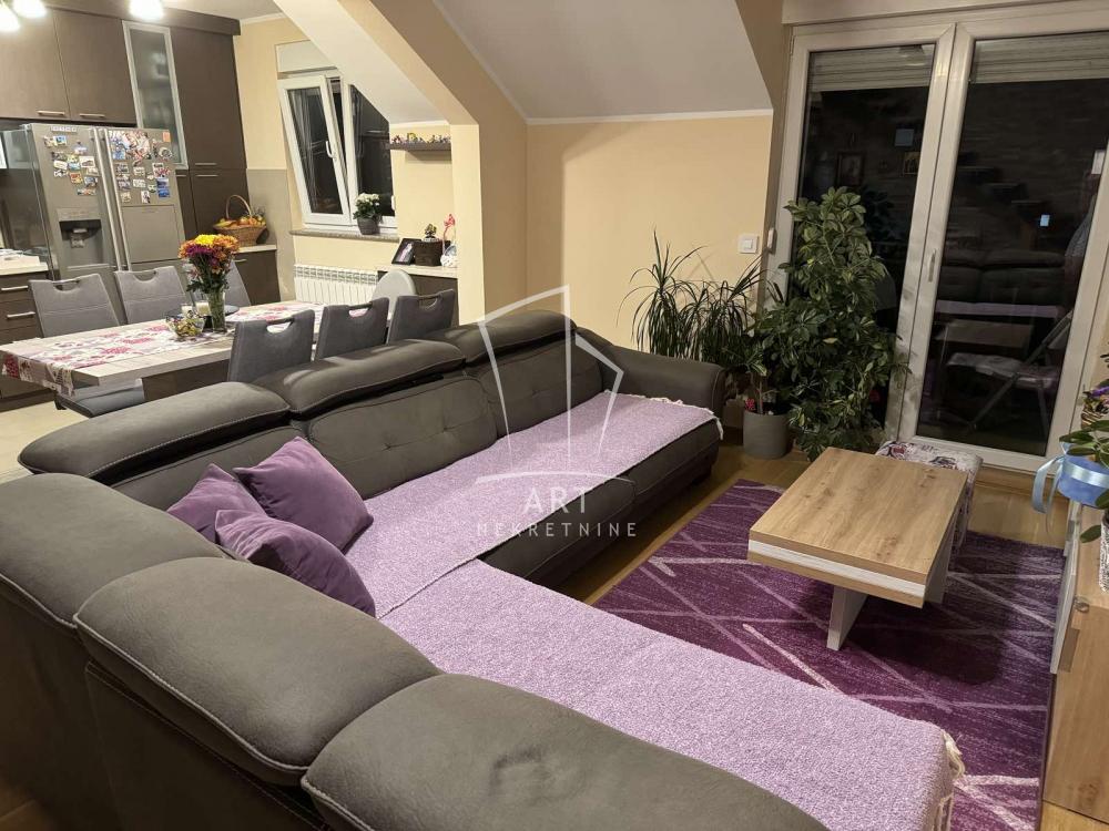 Slika 1 - Cvetanova Ćuprija, Četvorosoban stan na prodaju, 101m2, 258.000€