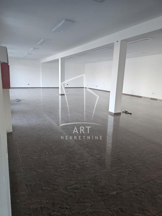 Slika 4 - Ugrinovački put,  Lokal za izdavanje, 440m2, 4.750€