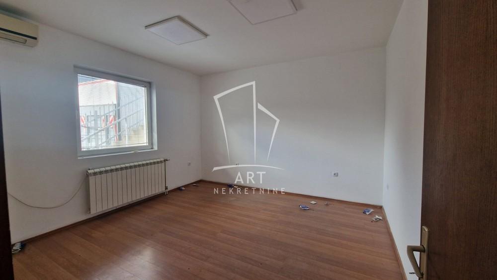 Slika 6 - Ugrinovački put,  Lokal za izdavanje, 440m2, 4.750€