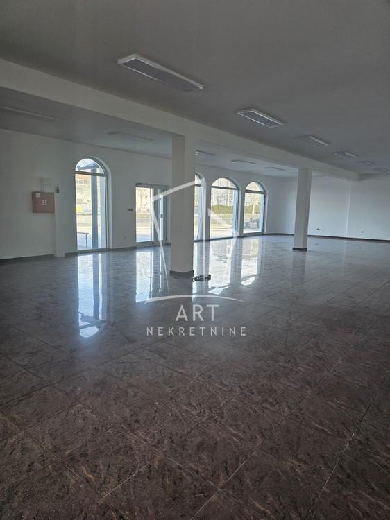 Glavna slika -Ugrinovački put,  Lokal za izdavanje, 440m2, 4.750€