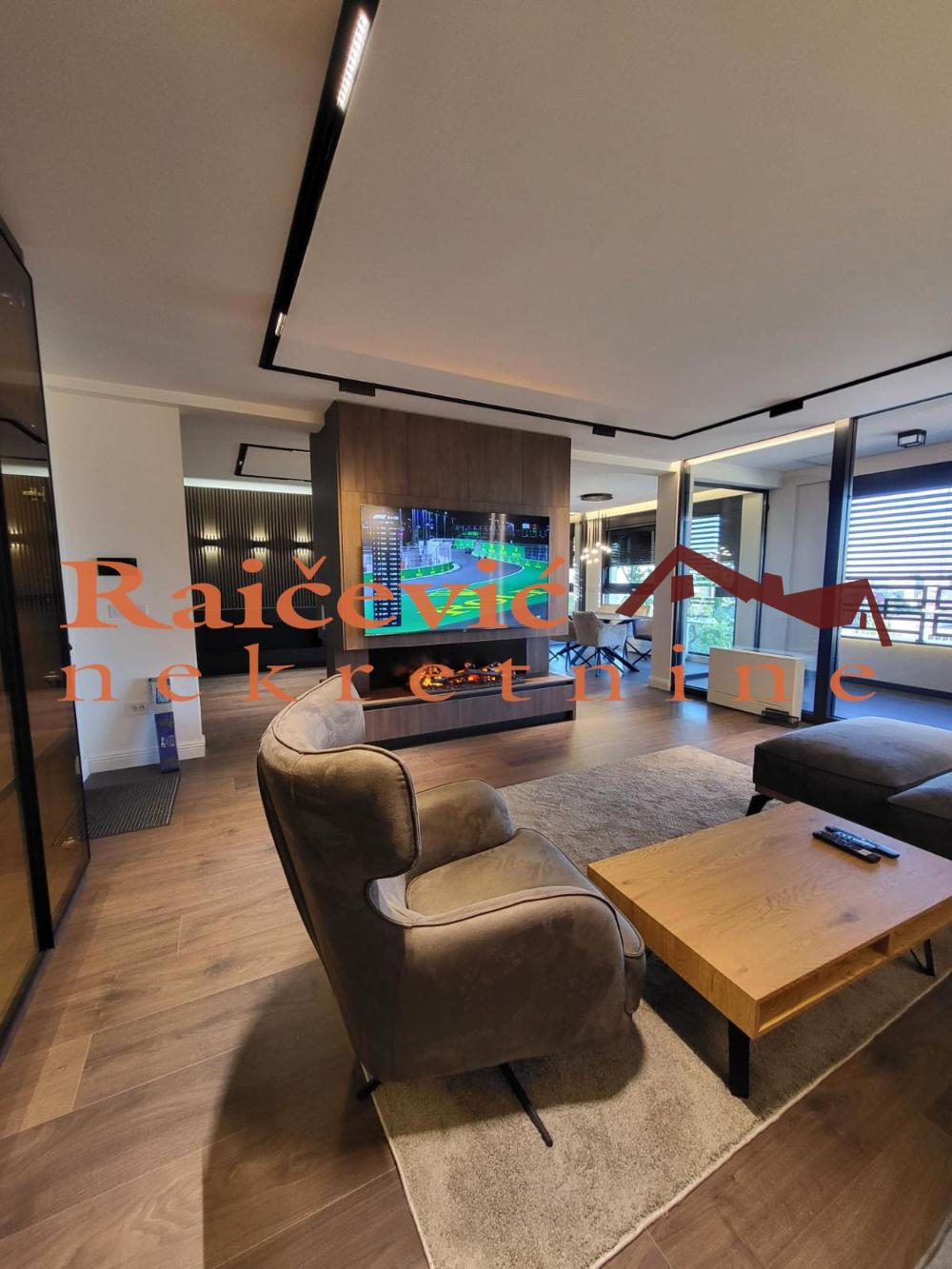 Slika 2 - Niska, Petosoban stan na prodaju, 198m2, 870.000€