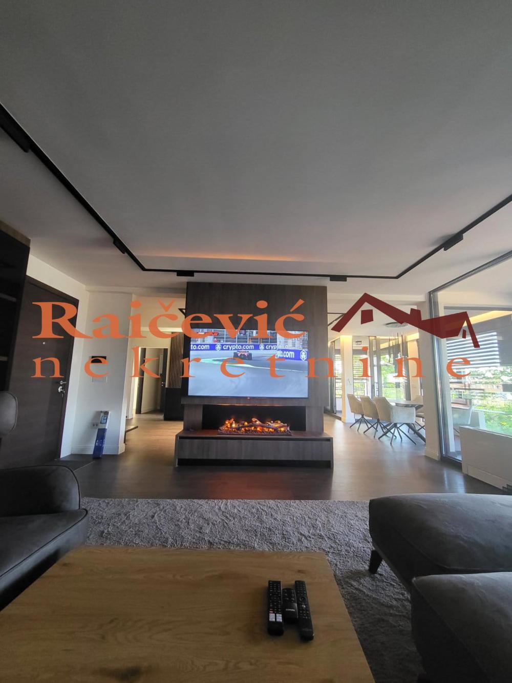 Slika 3 - Niska, Petosoban stan na prodaju, 198m2, 870.000€