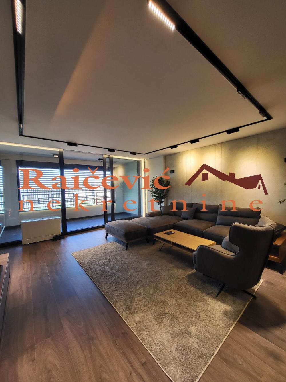Slika 4 - Niska, Petosoban stan na prodaju, 198m2, 870.000€