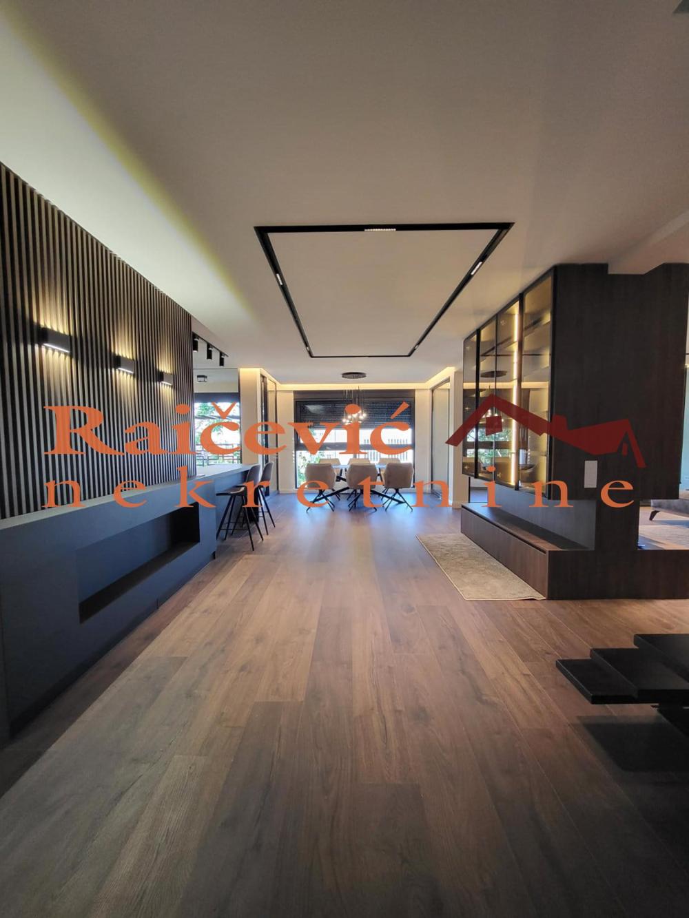 Slika 8 - Niska, Petosoban stan na prodaju, 198m2, 870.000€