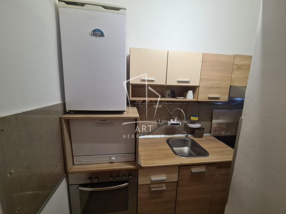 Slika 8 - Makenzijeva, Trosoban stan za izdavanje, 65m2, 1.000€