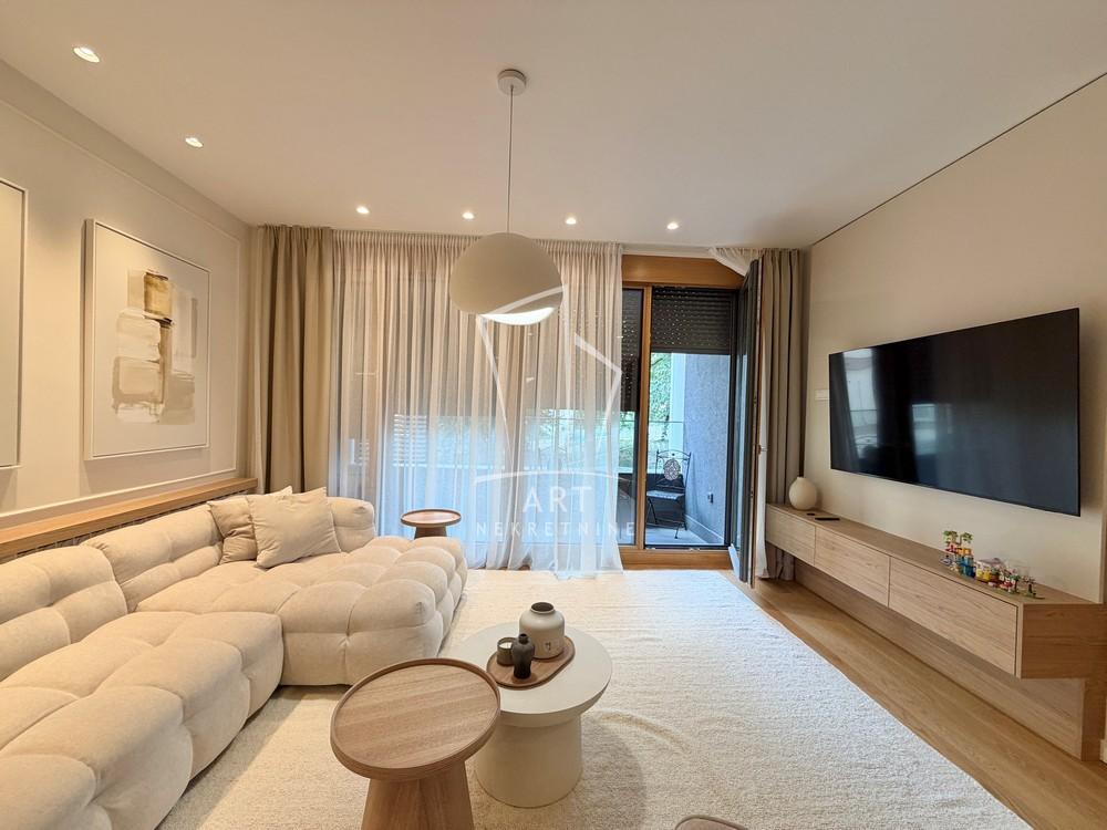 Slika 1 - Kneza Miloša, Trosoban stan za izdavanje, 87m2, 1.900€