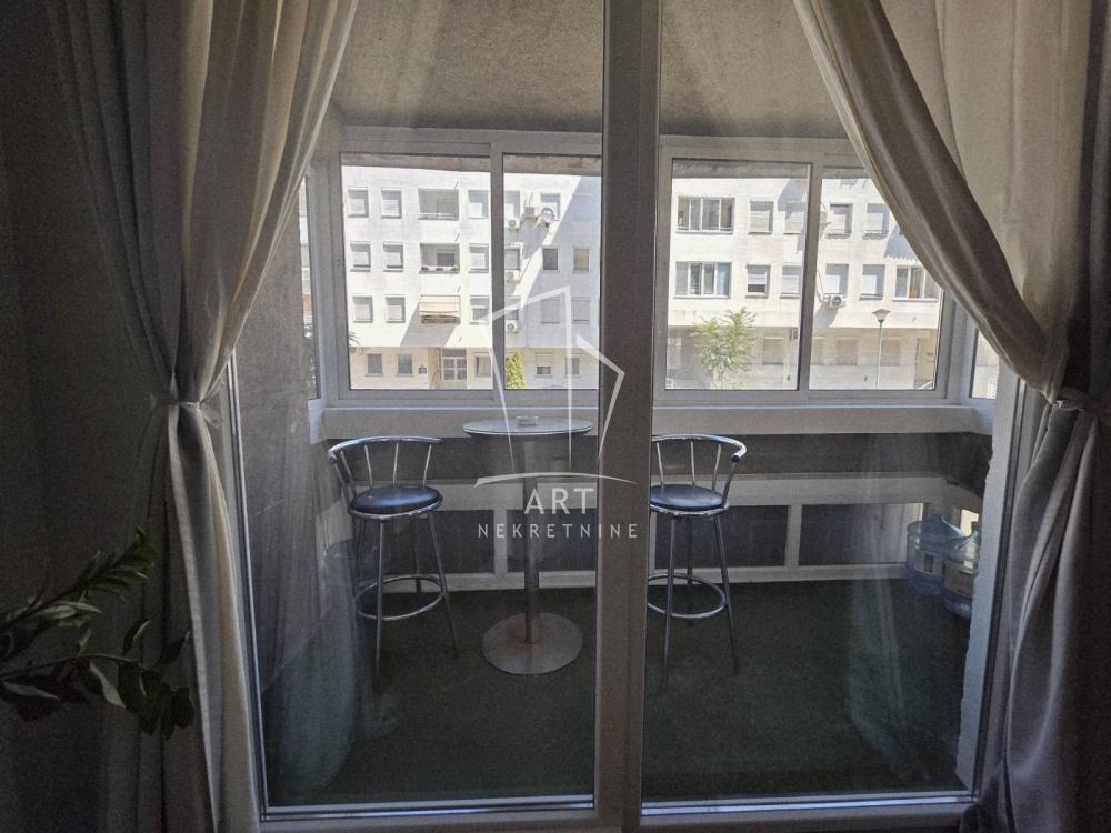 Slika 7 - Španskih boraca,  Lokal za izdavanje, 82m2, 1.000€