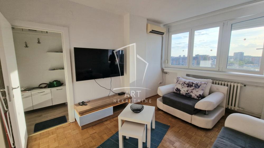 Slika 1 - Karađorđev Trg, Jednosoban stan za izdavanje, 34m2, 650€