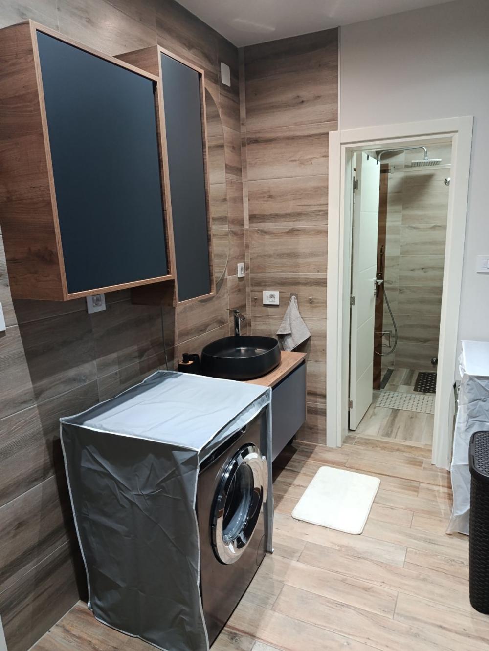 Slika 9 - Aleksandra Dubčeka, Trosoban stan za izdavanje, 80m2, 1.000€