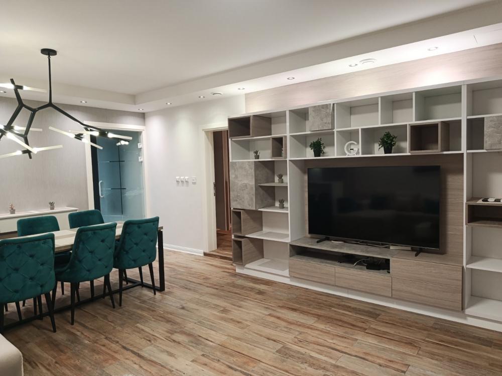 Slika 1 - Aleksandra Dubčeka, Trosoban stan za izdavanje, 80m2, 1.000€