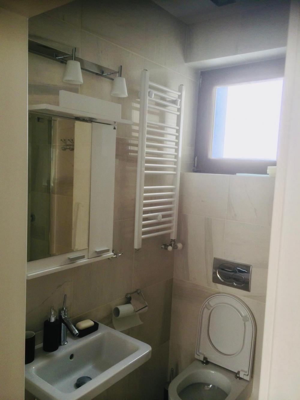 Slika 7 - Banjska, Trosoban stan za izdavanje, 57m2, 700€