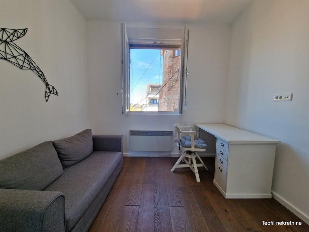 Slika 1 - Miće Popovića, Dvoiposoban stan za izdavanje, 47m2, 1.200€