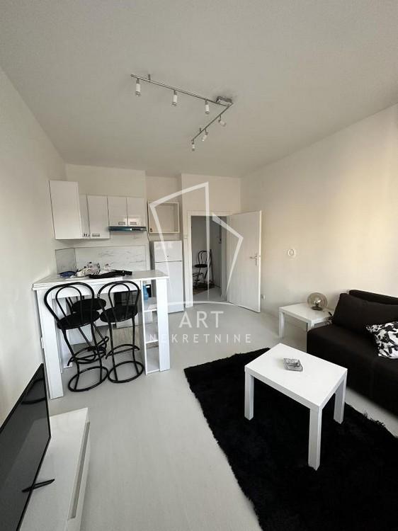 Slika 1 - Hadži Ruvimova, Jednoiposoban stan za izdavanje, 38m2, 700€