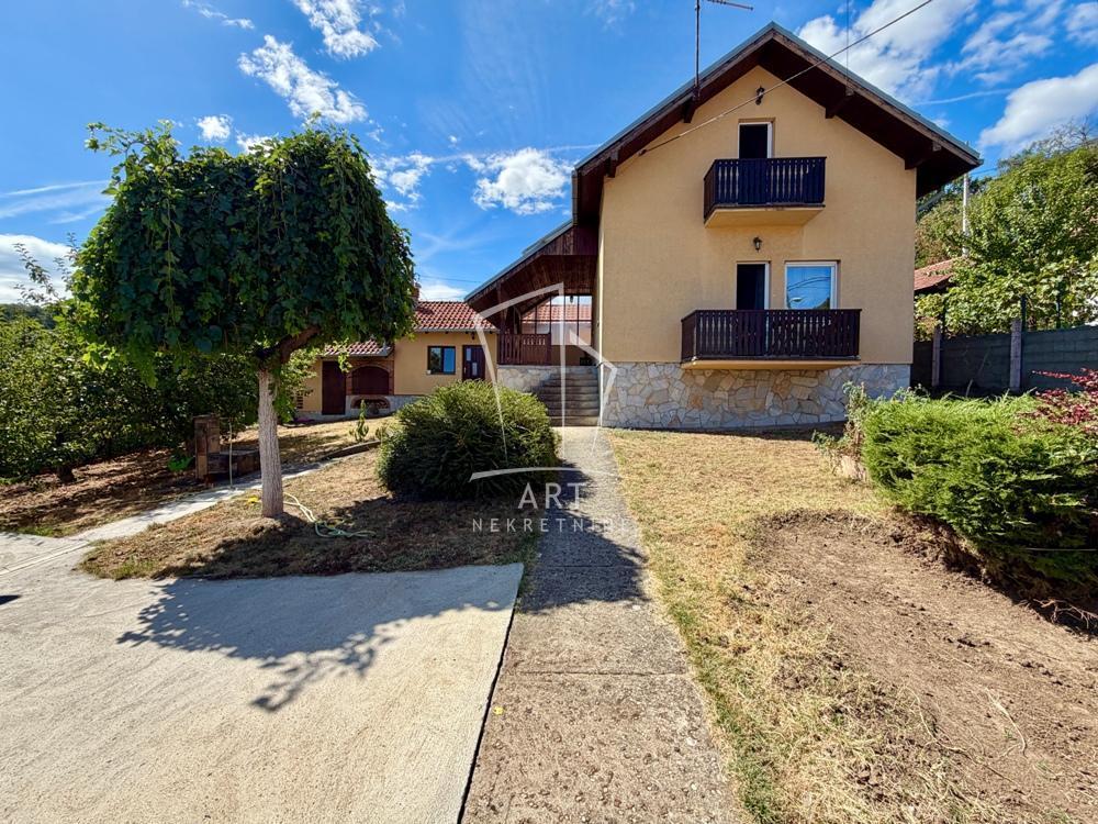 Glavna slika -Gleđevačka, Kuća na prodaju, 110m2, 219.000€