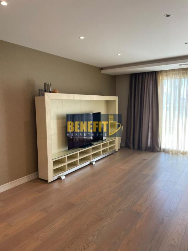 Slika 3 - Četvorosoban stan za izdavanje, 179m2, 4.000€