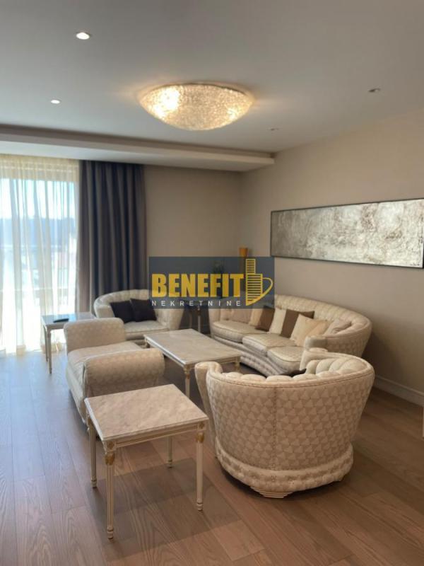 Slika 2 - Četvorosoban stan za izdavanje, 179m2, 4.000€