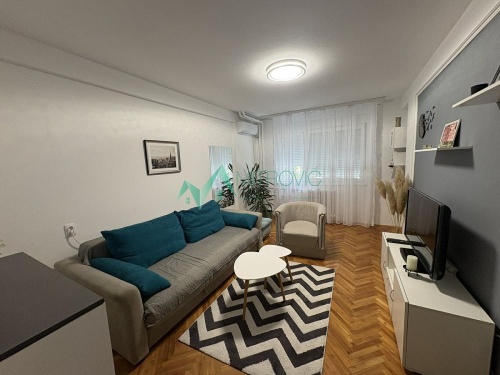 Glavna slika -Dvosoban stan za izdavanje, 55m2, 500€