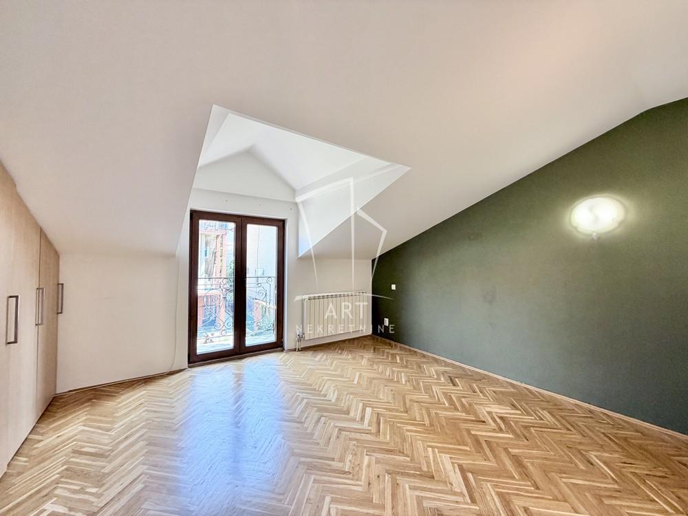 Slika 11 - Mite Rakića, Petosoban stan za izdavanje, 150m2, 1.500€