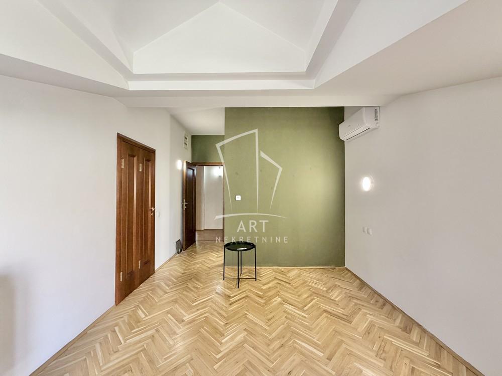 Slika 3 - Mite Rakića, Petosoban stan za izdavanje, 150m2, 1.500€