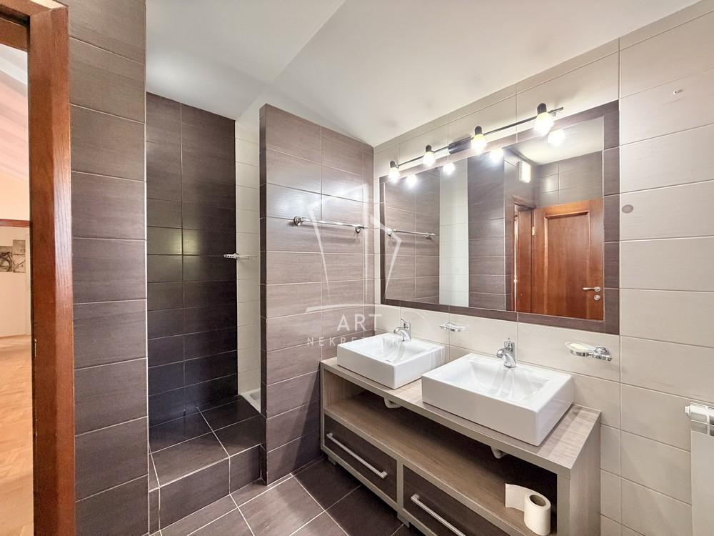 Slika 5 - Mite Rakića, Petosoban stan za izdavanje, 150m2, 1.500€