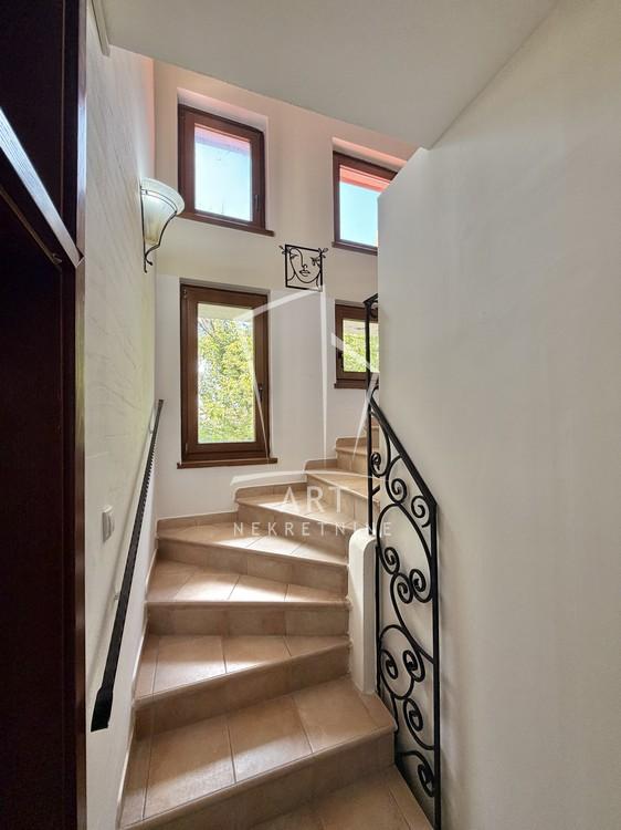 Slika 7 - Mite Rakića, Petosoban stan za izdavanje, 150m2, 1.500€