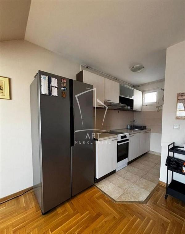 Slika 1 - Kralja Vladimira, Trosoban stan za izdavanje, 74m2, 800€