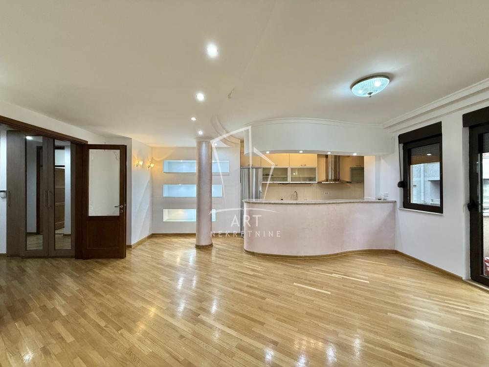 Slika 1 - Bilećka, Četvorosoban stan za izdavanje, 103m2, 1.200€