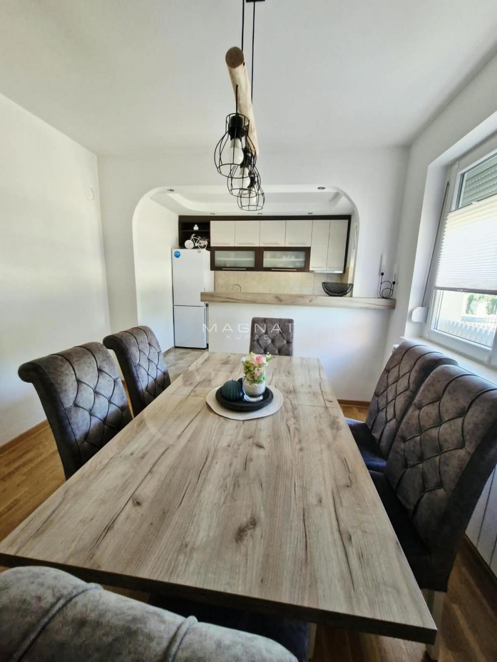 Slika 1 -  Kuća na prodaju, 260m2, 250.000€