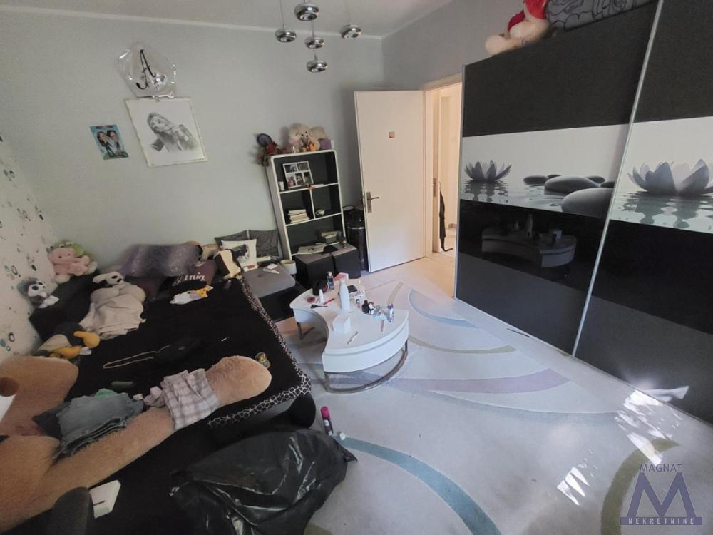 Slika 8 - Trosoban stan za izdavanje, 700€