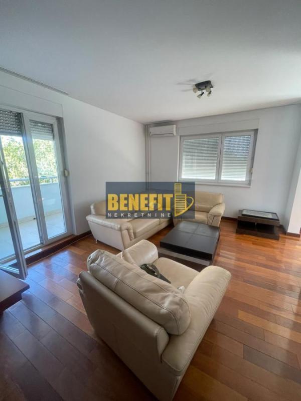 Glavna slika -Četvorosoban stan za izdavanje, 118m2, 1.300€